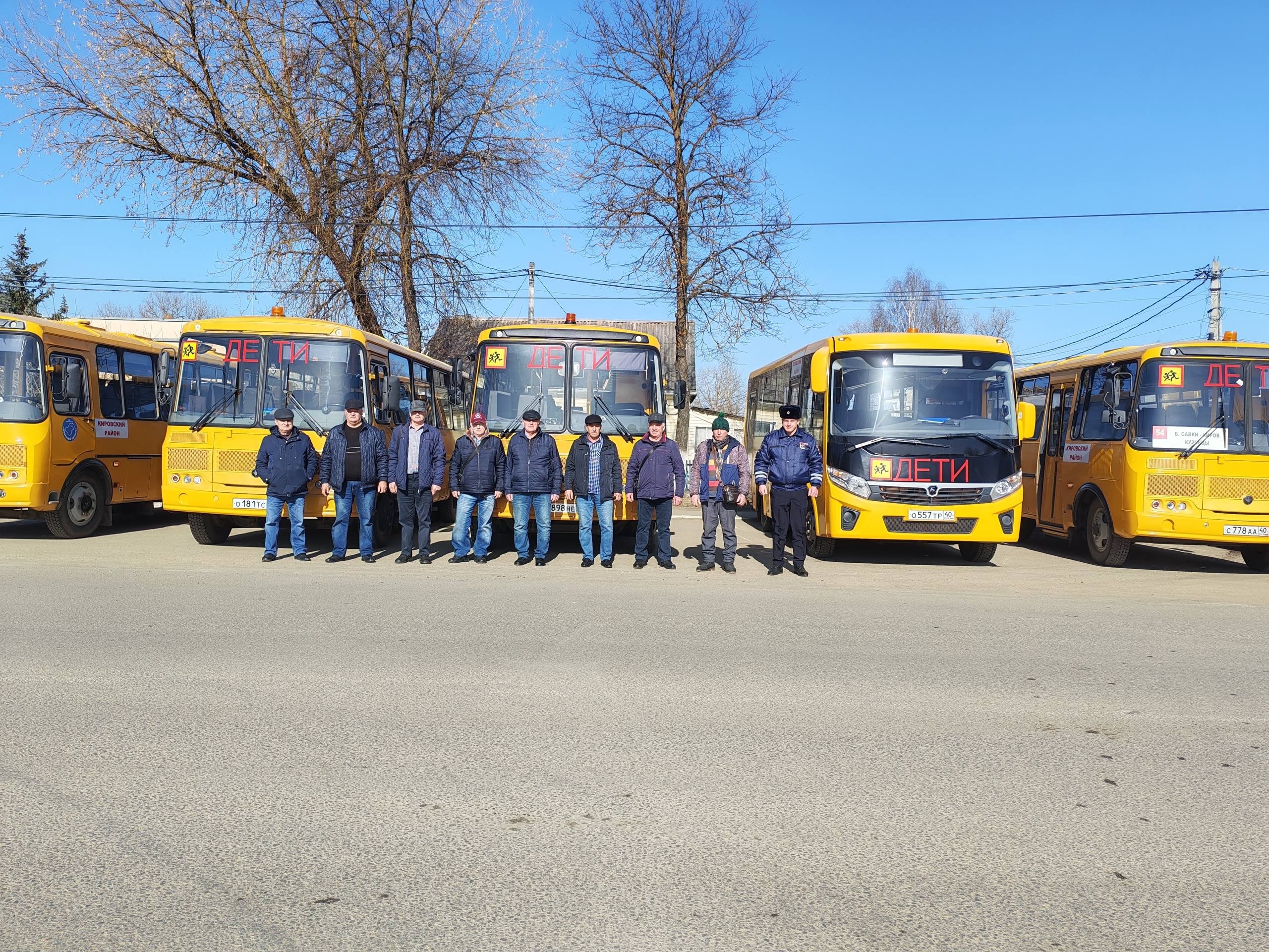 Госавтоинспекция проверила школьные автобусы в Кирове